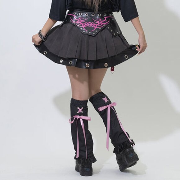 ACDC RAG - Nightmare Black Leather Pleated Skirt - Picture 3 of 8